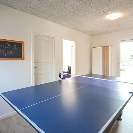 5 Bedroom Cozy In Vaeggerlose Holiday home Boto By